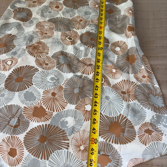 Manuhealii Opihi Pattern Shift Dress in White, Tan & Gray - Picture 3 of 5